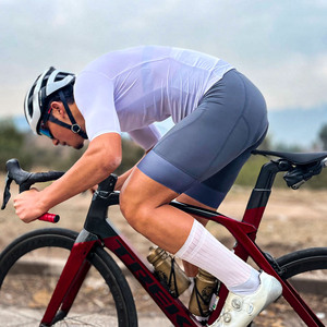 Fabricantes OEM de Ropa de Ciclismo Personalizada: Maillot y Culotte Acolchado para Ciclismo, Uniforme de Ciclismo en Oferta - Product Image 2