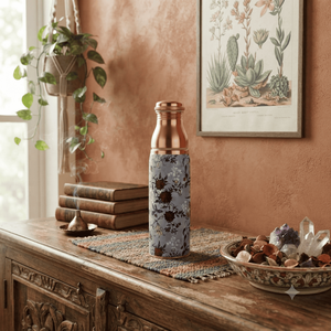 Botella de Agua de Cobre Hecha a Mano con Estampado Floral, Botella Ayurvédica Reutilizable, Frasco Metálico Ecológico para Viajes, Hogar y Regalos - Product Image 3