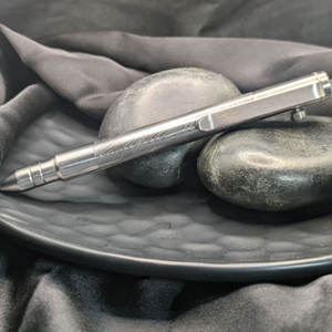 Bolígrafo de escritura de acero de Damasco de lujo, herramienta de escritura de alta gama para oficina, para ejecutivos y gerentes. - Product Image 2