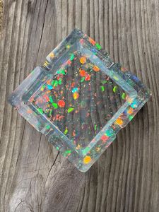 Premium Decorative Resin Ashtray Featuring Heat Resistant Glossy Surface For Elegant Smoking Area Accessories - Product Image 5
