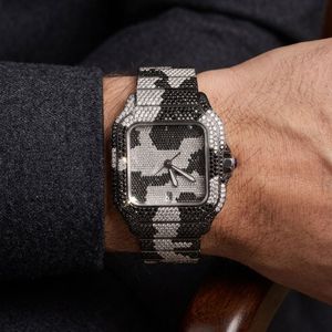 Reloj de pulsera de lujo con diamantes, esfera turquesa con líneas texturizadas, marcadores plateados, ventana de fecha, bisel con gemas, brazalete ornamentado, premium - Product Image 6