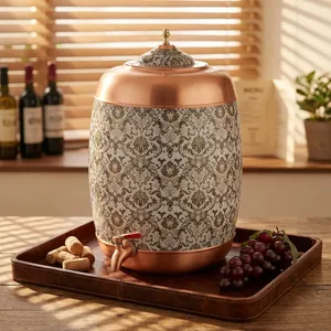 Distributeur d'eau en cuivre pur Kubera, pot Matka, pot Gadha, récipient de stockage d'eau en cuivre fait à la main pour la maison et la cuisine - Product Image 5
