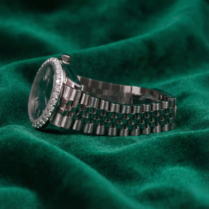 Montre de luxe en acier inoxydable avec lunette en diamant argenté, cadran gris, affichage de la date, montre-bracelet pour homme et femme - Product Image 3