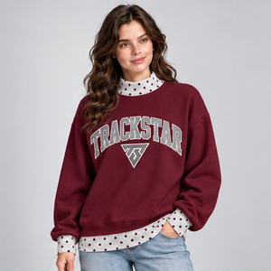 Sudadera de cuello alto color borgoña para mujer con ribete de lunares blancos y gráfico universitario, manga larga, hombros caídos, estilo pullover, personalizada - Product Image 4