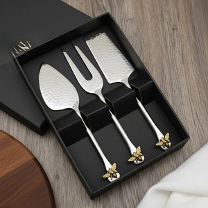 Elegante Juego de Cuchillos para Queso con Mango de Abeja, Acero Inoxidable, Apto para Lavavajillas, Juego de Regalo para Bodas - Product Image 1