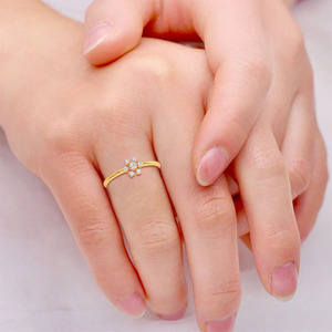 แหวนเพชรทรงดอกไม้เจ็ดเม็ด - Product Image 4