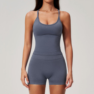 Conjunto de Yoga de Alta Calidad para Mujer, Top Deportivo y Pantalones Cortos Deportivos de Cintura Alta, Conjunto de 2 Piezas para Gimnasio - Product Image 1
