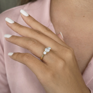 Anillo de Diamantes Redondos de Tres Piedras de Oro Puro de 14K y 18K con Certificado IGI, Anillo de Compromiso, Anillo de Promesa, Regalo de Aniversario de Bodas - Product Image 4