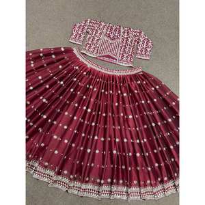 Vêtements indiens et pakistanais brodés Lehenga Choli avec séquence - Product Image 2