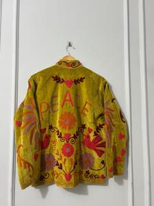 Chaqueta Bomber de Terciopelo Bordada con Diseño Suzani, Tejida y Transpirable, Estilo Bohemio de Invierno, Inspirada en el Estilo Urbano Uzbeko - Product Image 3