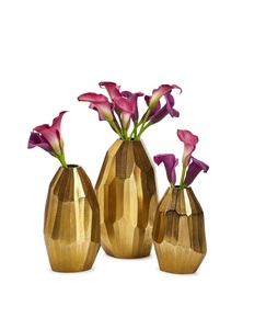 Minimalist Metal Floral Vase Durable Decorative Centerpiece For Office Desk Home Interior Decoration Style - Product Image 1
