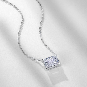 Collier pendentif solitaire en diamant taille émeraude certifié IGI, or massif 14 carats, cadeau de mariage, bijoux de mariée - Product Image 3