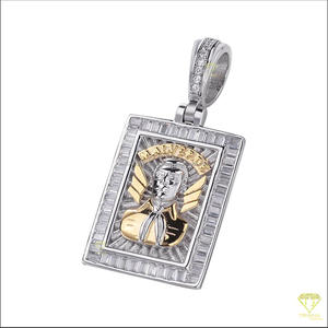 Pendentif de haute qualité pour les fans de la musique, avec un design de pierres brillantes et une finition luxueuse style hip-hop - Product Image 4