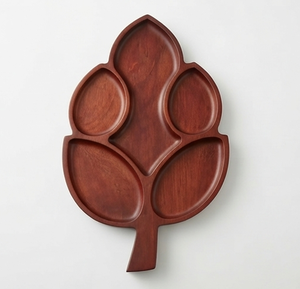 Plato de servir de madera con forma de hoja, hecho a mano, diseño minimalista, color marrón, platos para fiestas, vajilla elegante esencial para la mesa. - Product Image 1