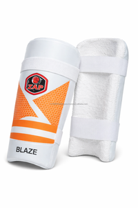 Protector de Codo para Críquet ZAP Blaze Junior, Correa de Muñeca para Mano Derecha, Cierre con Correa, Espuma EPP Ligera y Transpirable, Ajuste Seguro para Jóvenes - Product Image 2