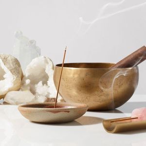 Bol chantant en laiton luxueux avec finition traditionnelle pour les rituels spirituels, la décoration des studios de yoga - Product Image 1