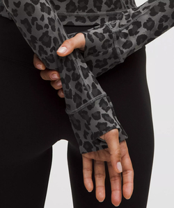 <b>Leopard</b> <b>Print</b> Zip-Up Hooded <b>Sweatshirt</b> Regular Sleeve Knitted Women Hoodies Bulk Clothing Custom Designs Premium Quality OEM - Product Image 4