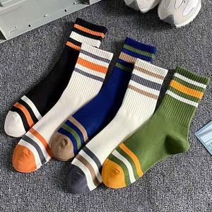 Nouvelles arrivées, vente en gros de chaussettes décontractées, chaussettes décontractées de couleur personnalisée, chaussettes athlétiques décontractées de haute qualité, fabriquées au Pakistan - Product Image 6