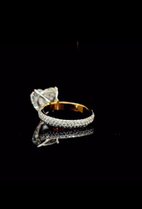 Bague de Fiançailles et d'Éternité de Luxe pour Mariée, en Argent Sterling 925, Moissanite Radiante Taille Cœur 3 carats, Collection Boutique de Mode - Product Image 3