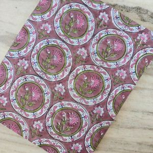 Tela de Algodón Cambray Estampada a Bloques 60S60S Ligera con Estampado Tradicional Jaipuri para Cortinas, Bolsos y Manualidades - Product Image 1