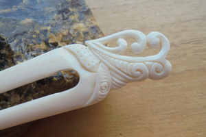 Pasador de Pelo Personalizado con Diseño de Hueso |   Palillo para el Cabello Tallado a Mano, Disponible para OEM - Product Image 6