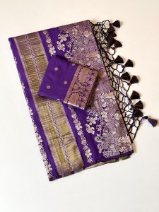 Sari de Seda Pura Chinya con Tejido Jacquard Doble Jari – Diseño Floral con Pallu Rico y Borlas - Product Image 3