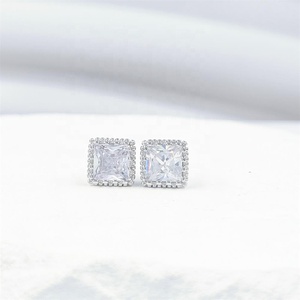 Pendientes de Zirconia Blanca con Baño de Rodio, Diseño Cuadrado, Gran Apariencia, Calidad Oro, Joyería de Moda Popular, Venta Caliente - Product Image 1