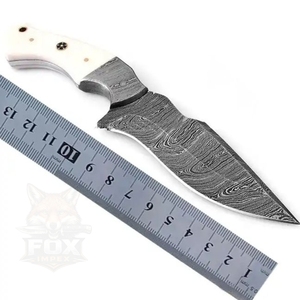 Couteau de chasse Skinner en acier Damas torsadé fait main de qualité supérieure, taille personnalisée, manche en bois, lame à pointe clip, épaisseur 0,5 mm - Product Image 6
