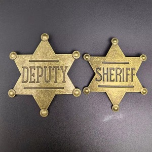 Insignia de Estrella Dorada Estilo Retro Western, Accesorio de Disfraz de Vaquero/Vaquera, Pin de Seguridad Personalizable, Ecológico - Product Image 6