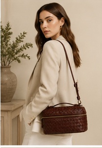 Premium Woven Leather Fashion <b>Vanity</b> <b>Bag</b> for Women Luxury Mini Shoulder Handbag Elegant Crossbody Purse OEM Autumn/Winter/Spring - Product Image 2