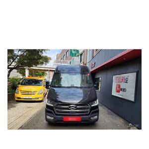 Hyundai Solati 15 places, Diesel Automatique, Septembre 2023, 23 447 km, Conduite à Gauche et Caméra Arrière - Product Image 3