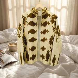 Chaqueta de Mujer Silkgram con Cuello Alto, Color Beige, 100% Algodón, Transpirable, Resistente al Viento, Manga Larga, Estilo Prairie Chic - Product Image 3