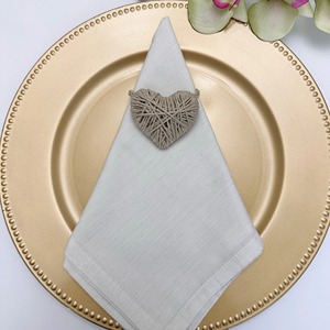 Anneau de serviette en macramé en forme de cœur rose, parfait pour une décoration de table romantique faite à la main et un accessoire de table mignon en provenance d'Inde. - Product Image 5
