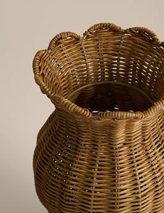 Vase à fleurs en rotin festonné, urne décorative en osier faite à la main pour la décoration de mariage bohème et l'aménagement intérieur d'hôtels - Product Image 6