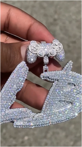 จี้เพชรโมอิสซาไนต์ผ่านการทดสอบ VVS แบบ Iced Out สั่งทำได้ตามต้องการ พร้อมชื่อหรือตัวอักษรแบบฮิปฮอป  จี้เงินแท้ 925 ประดับโมอิสซาไนต์ - Product Image 3