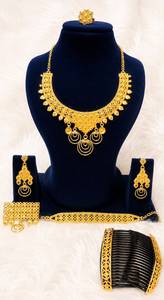 MOLL JEWELLERS - Juego de Joyería Clásica Vintage para Mujer, Chapado en Oro de 24K, Fabricado en India, Incluye Collar, Broches y Aretes - Product Image 6