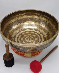Elegante Cuenco Tibetano de Latón Hecho a Mano, Instrumento de Meditación para Yoga, Mindfulness, Sanación con Sonido, Relajación y Equilibrio Espiritual - Product Image 6