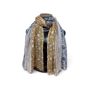Châle pour femme de qualité supérieure, parfait pour les tenues d'hiver et la mode saisonnière, en promotion, prix fabricant. - Product Image 1