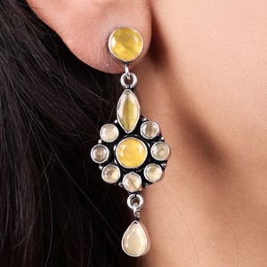 Envío Rápido, Pendientes Colgantes con Diseño de Flor de Ónix Plateado Oxidado |   Joyería de Moda Étnica India |   Proveedor Mayorista y Revendedor - Product Image 1