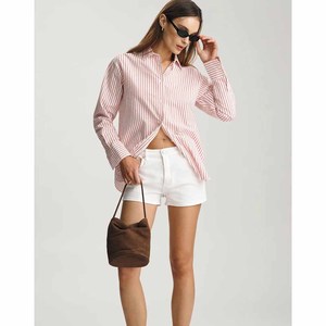 Shorts en jean blanc taille haute pour femme, coupe droite, style décontracté d'été avec fermeture boutonnée et poches - Product Image 2
