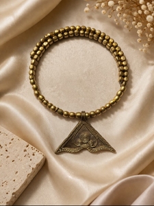 Collier ras-de-cou géométrique en laiton fait main |   Bijoux ethniques tribaux |   Cadeau traditionnel pour femmes indiennes |   AMULYAM OVERSEAS |   Fabriqué - Product Image 4