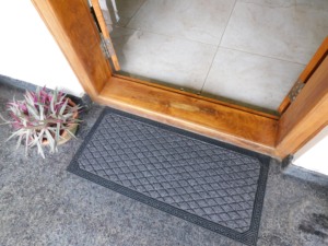 Tapis de porte extérieur antidérapant DIAMOND DESIGN GREEKY MAT 45x100cm pour entrée principale - Product Image 5
