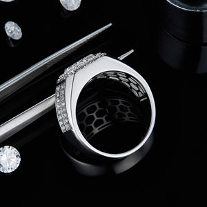 Bague de fiançailles unisexe en or massif 18 carats plaqué rhodium, sertie de pierres naturelles géométriques rondes taille brillant - Product Image 2
