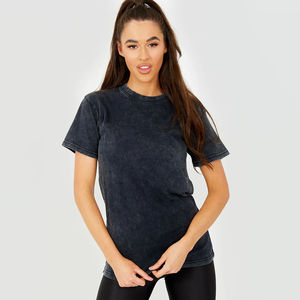 T-shirt élégant noir délavé à l'acide pour femme |   Vêtements décontractés chics de luxe, style vintage, conçus pour la rue et la mode - Product Image 1
