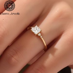 แหวนหมั้น Charm_Jewells ชุบทอง 22k เงินแท้ ประดับเพชรโมอิสซาไนต์ทรงคุชชั่น ตัวเรือนแบบหนามเตย รับรองโดย IGI น้ำหนัก 3 กรัม ดีไซน์คลาสสิกสำหรับทุกเพศ - Product Image 5