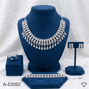 Parure de bijoux de mariée pour femme en alliage de zinc plaqué or 24 carats avec zircon créé en laboratoire, collier et bracelet à motif insecte - Product Image 2