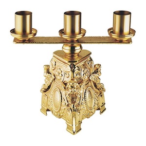 Impresionante candelabro de latón de tres brazos con diseño grabado para decoración del hogar, decoración de mesa, uso en iglesia y hogar. - Product Image 5