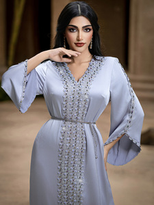 Abaya de luxe pour femmes musulmanes, robe musulmane modeste, abaya style Dubaï, robe abaya en satin brodée 2026, vente en gros - Product Image 2