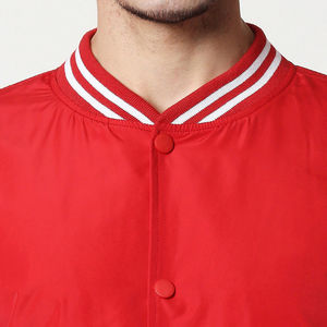 Chaquetas Varsity Rojas para Hombre, Última Tendencia, Estilo Urbano, Diseño OEM Personalizado, Opciones de Color Personalizables, Ideales para el Invierno - Product Image 3