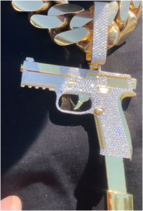 จี้เพชรโมอิสซาไนต์แบบกำหนดเองพร้อมสร้อยคอสำหรับผู้ชาย สไตล์ฮิปฮอป เงินแท้ 925 ชุบทอง ทรงเหลี่ยมเจียระไน ได้รับการรับรองจาก GRA - Product Image 4